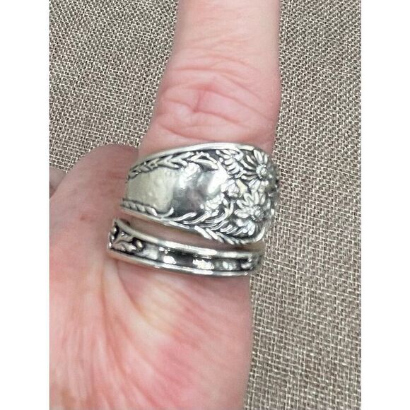 Vintage Spoon Ring Floral Pattern Size 9 Unisex - Picture 9 of 9
